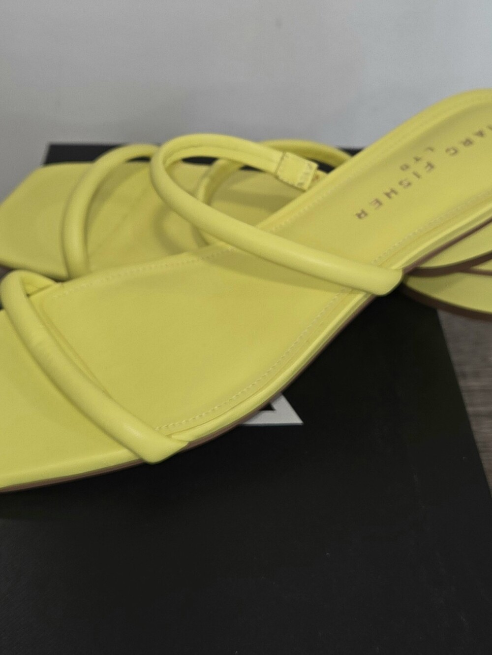 Marc Fisher LTD Women's Raelyn Yellow Square Toe Heeled Sandals 9M - Picture 4 of 8
